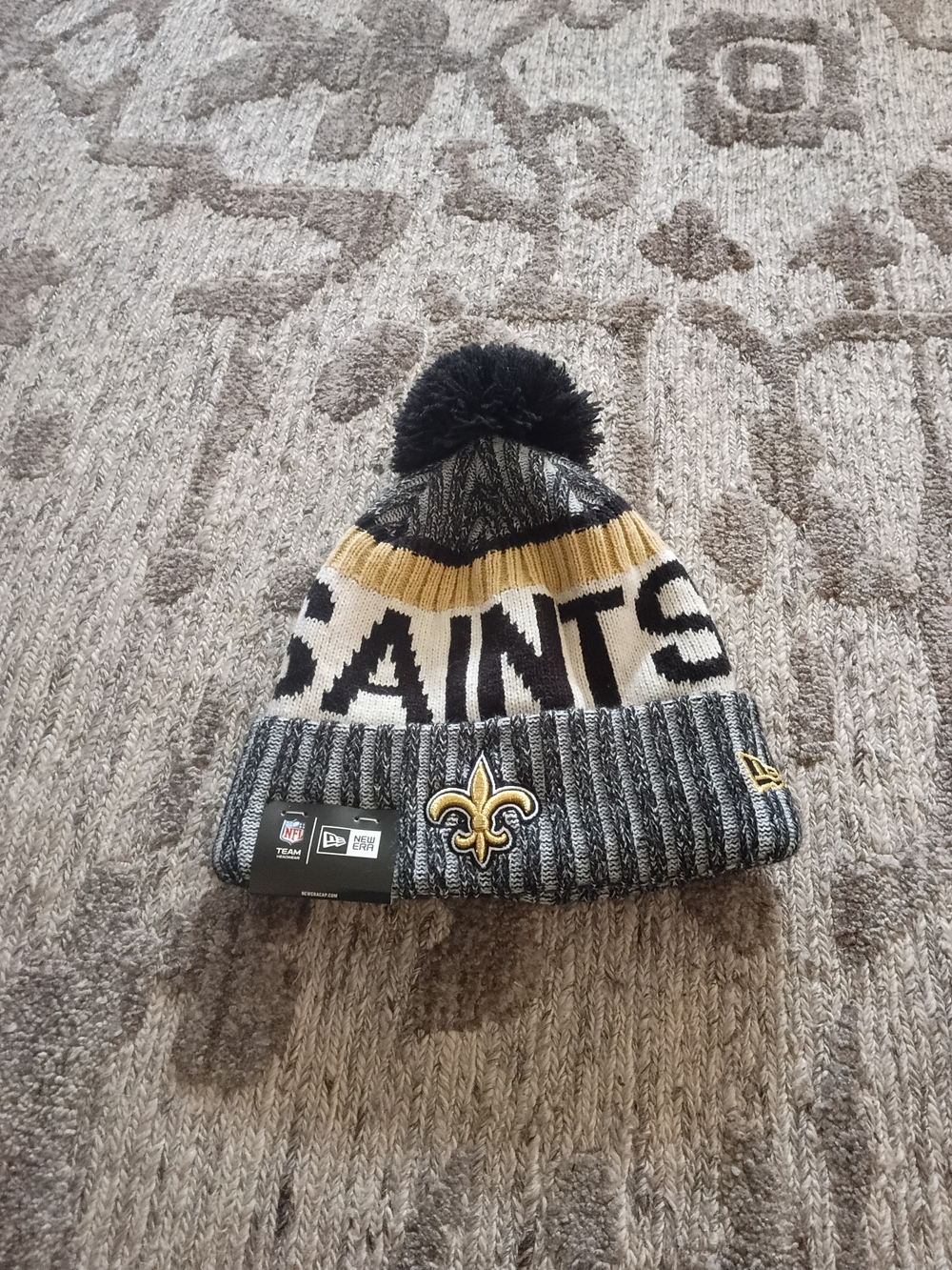NWT New Era New Orleans Saints Knit Pom Hat - Black, Gold, White